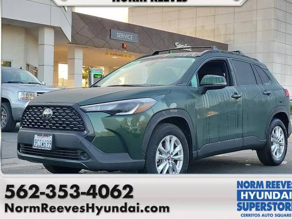 TOYOTA COROLLA CROSS 2022 7MUCAABGXNV026982 image